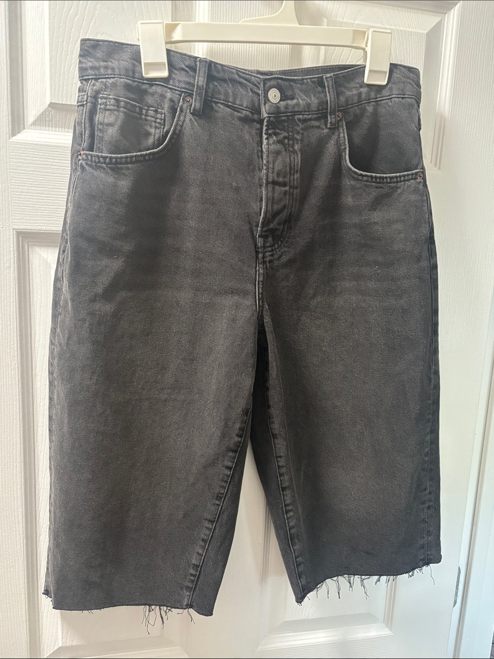 High-Rise light black washDenim Cutoff Shorts